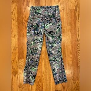 Size 2 Lululemon crop leggings.